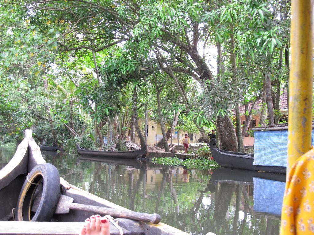 Paradise Inn Guest House Alappuzha Ngoại thất bức ảnh