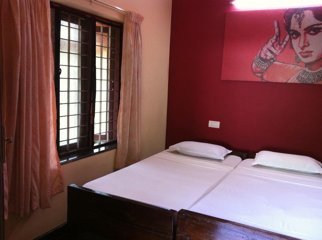 Paradise Inn Guest House Alappuzha Ngoại thất bức ảnh